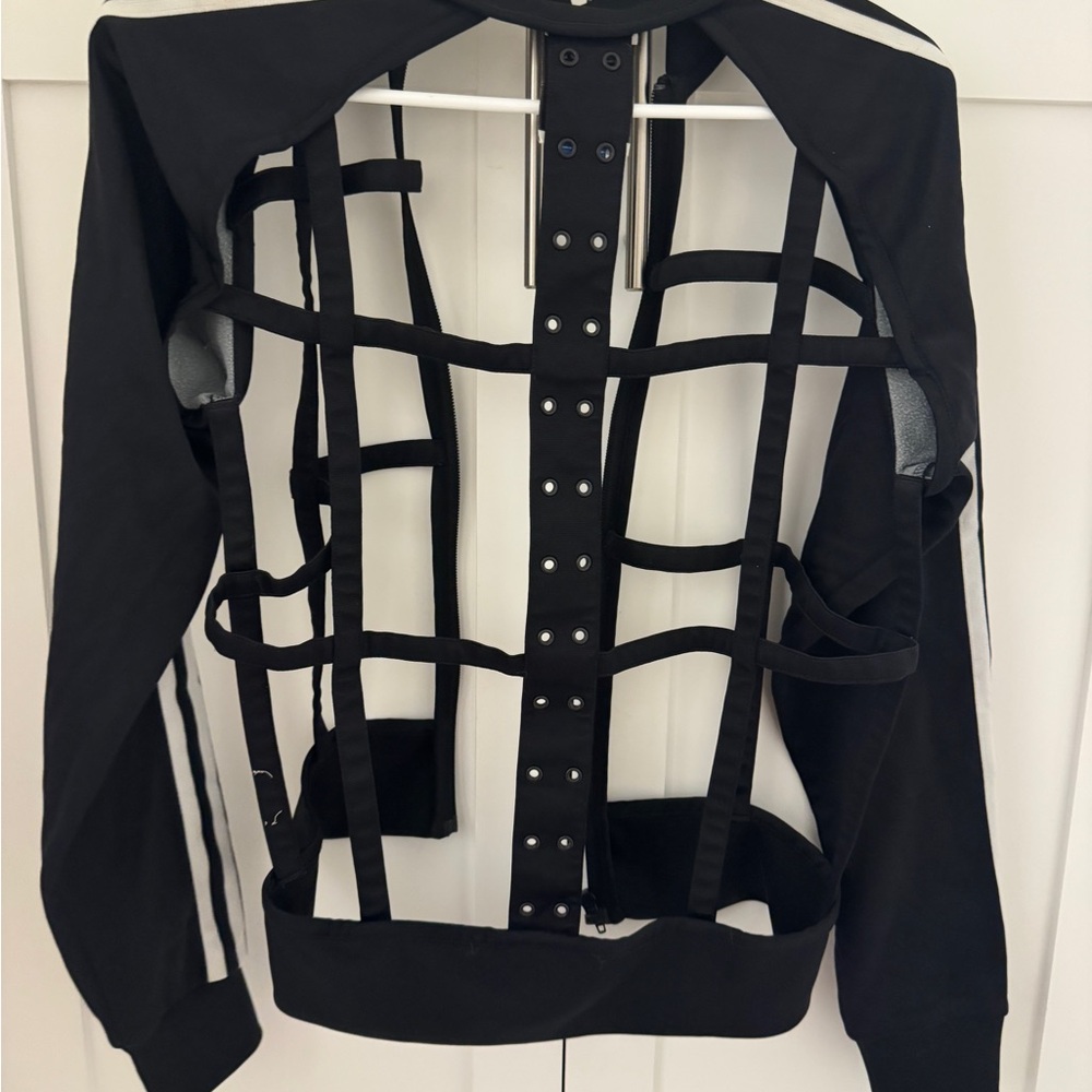 Adidas Black Cage-Style Jacket - Picture 3 of 3